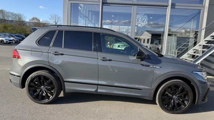 Tiguan 2,0TDi R-Line 4Motion Pano 20″ AHK DCC