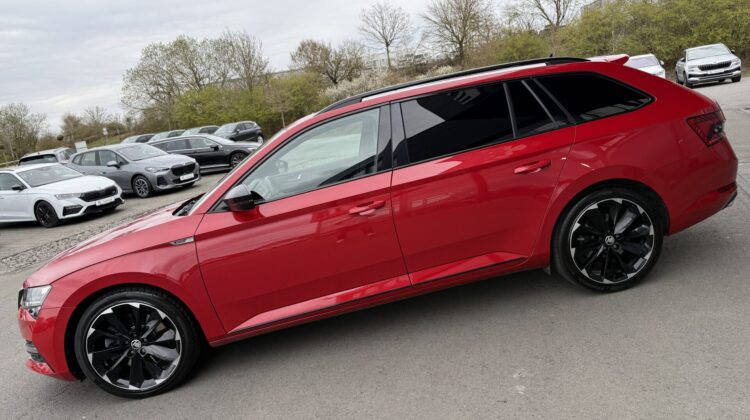 Superb 2.0TSI Sportline 4×4 Pano 19″ AHK Canton