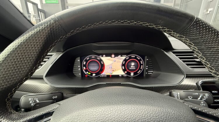 Superb 2.0TSI Sportline 4×4 Pano 19″ AHK Canton