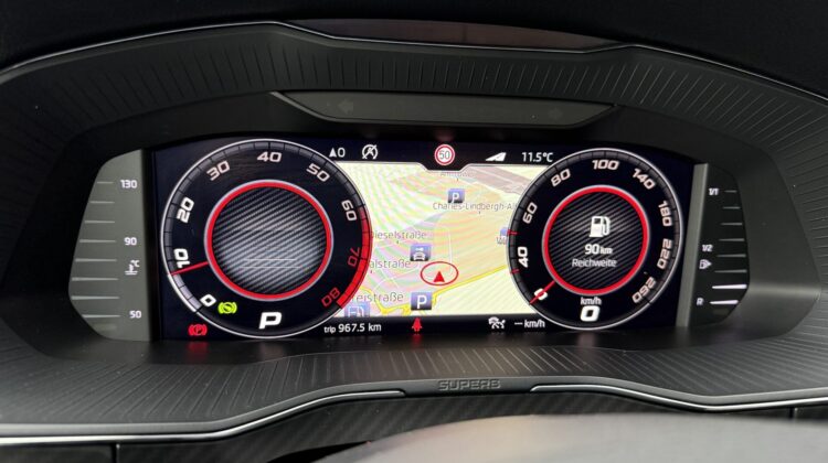 Superb 2.0TSI Sportline 4×4 Pano 19″ AHK Canton