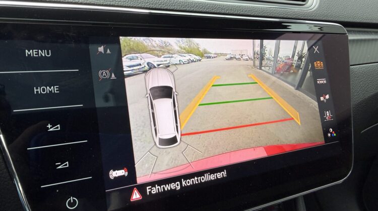 Superb 2.0TSI Sportline 4×4 Pano 19″ AHK Canton