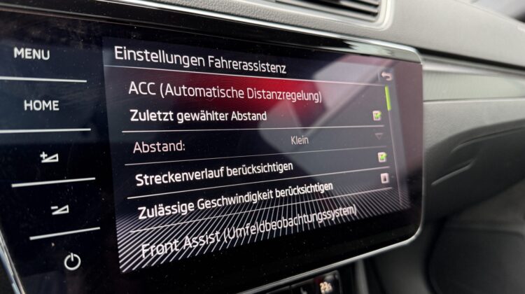 Superb 2.0TSI Sportline 4×4 Pano 19″ AHK Canton