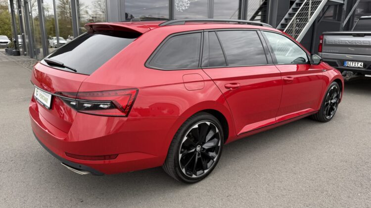 Superb 2.0TSI Sportline 4×4 Pano 19″ AHK Canton
