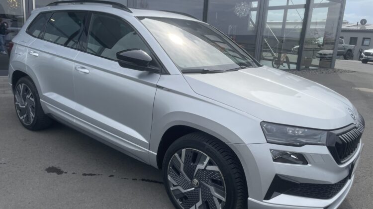 Karoq 2,0TSi Sportline 4×4 Pano AHK19″ Kam Leder