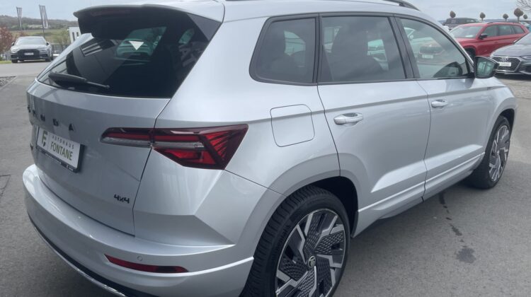 Karoq 2,0TSi Sportline 4×4 Pano AHK19″ Kam Leder