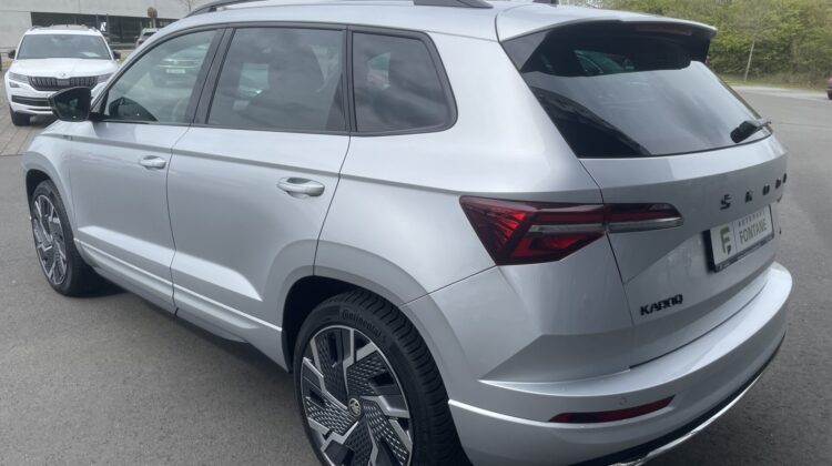 Karoq 2,0TSi Sportline 4×4 Pano AHK19″ Kam Leder