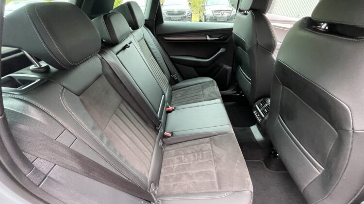 Karoq 2,0TSi Sportline 4×4 Pano AHK19″ Kam Leder