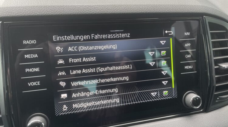 Karoq 2,0TSi Sportline 4×4 Pano AHK19″ Kam Leder