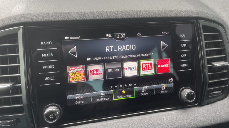 Karoq 2,0TSi Sportline 4×4 Pano AHK19″ Kam Leder