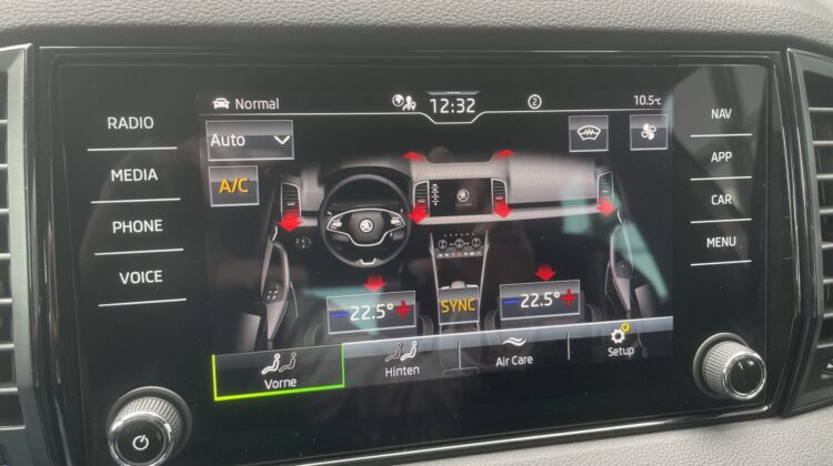 Karoq 2,0TSi Sportline 4×4 Pano AHK19″ Kam Leder