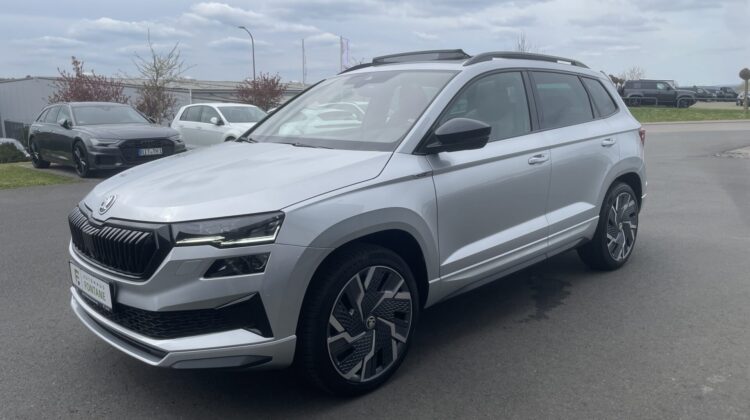 Karoq 2,0TSi Sportline 4×4 Pano AHK19″ Kam Leder