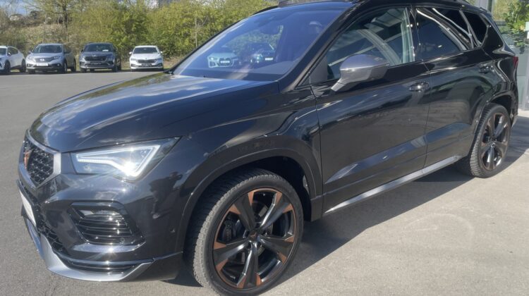Ateca VZ 4Drive Akrapovic AHK Pano Beats Leder
