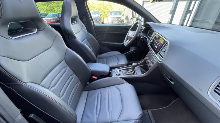 Ateca VZ 4Drive Akrapovic AHK Pano Beats Leder