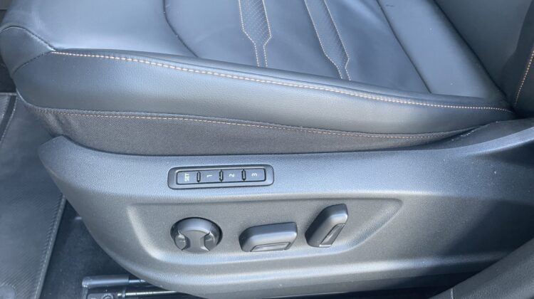 Ateca VZ 4Drive Akrapovic AHK Pano Beats Leder