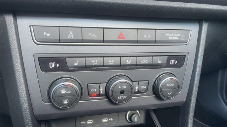 Ateca VZ 4Drive Akrapovic AHK Pano Beats Leder