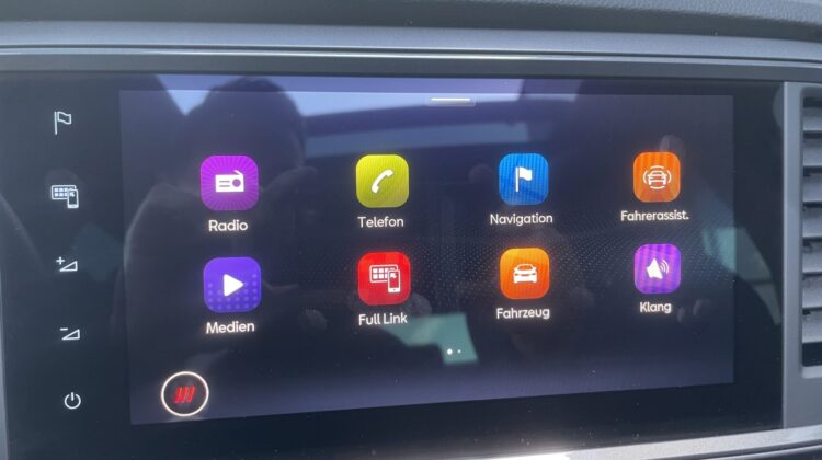 Ateca VZ 4Drive Akrapovic AHK Pano Beats Leder