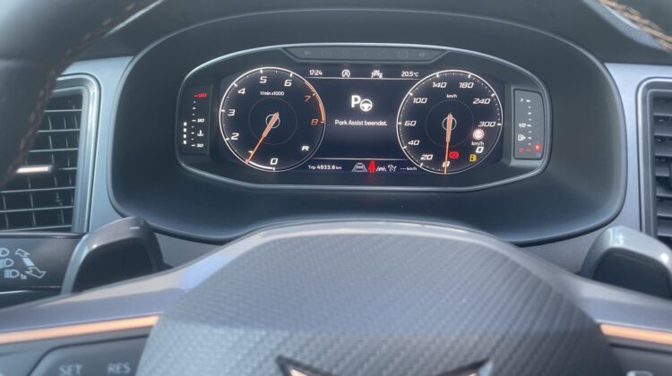 Ateca VZ 4Drive Akrapovic AHK Pano Beats Leder