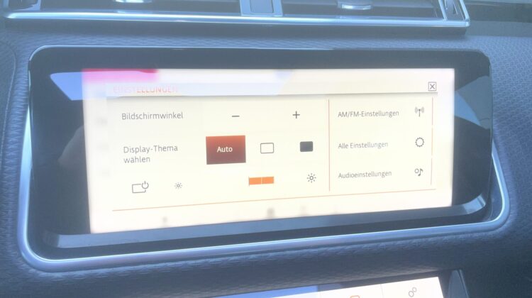 Range Rover Velar R-Dynamic Pano AHK 22