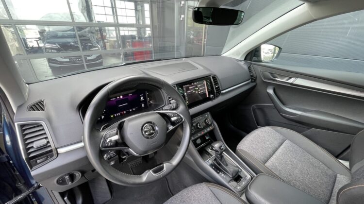 Karoq 1,5TSi DSG Clever AHK Kamera Keyless Sitz