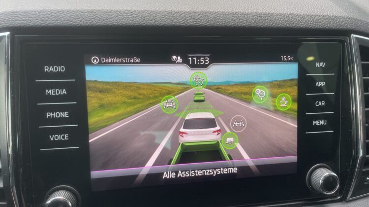 Karoq 1,5TSi DSG Clever AHK Kamera Keyless Sitz