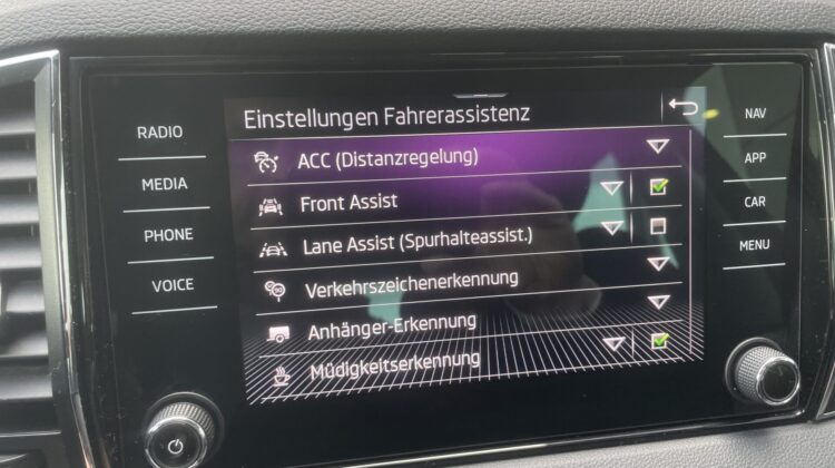 Karoq 1,5TSi DSG Clever AHK Kamera Keyless Sitz