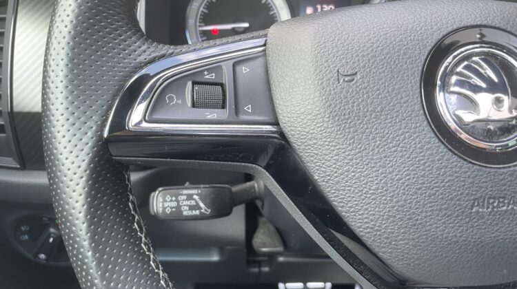 Kodiaq 2,0TDi Sportline 4×4 20″ Pano 360° Memory