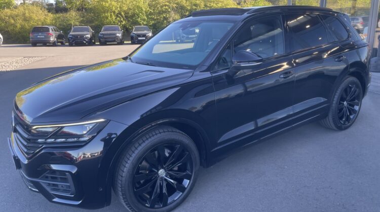 Touareg 3,0TDi R-Line STandhz Pano Luft AHK IQ