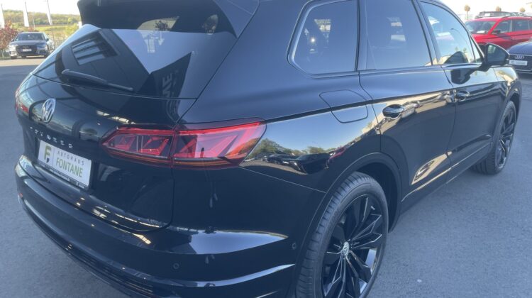 Touareg 3,0TDi R-Line STandhz Pano Luft AHK IQ