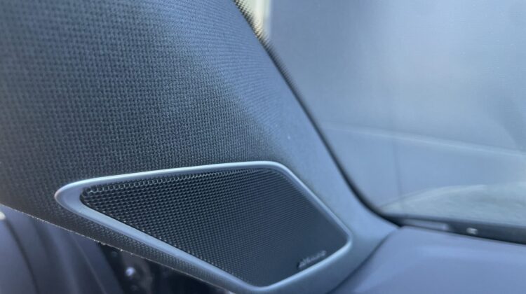 Touareg 3,0TDi R-Line STandhz Pano Luft AHK IQ