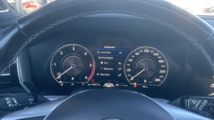 Touareg 3,0TDi R-Line STandhz Pano Luft AHK IQ