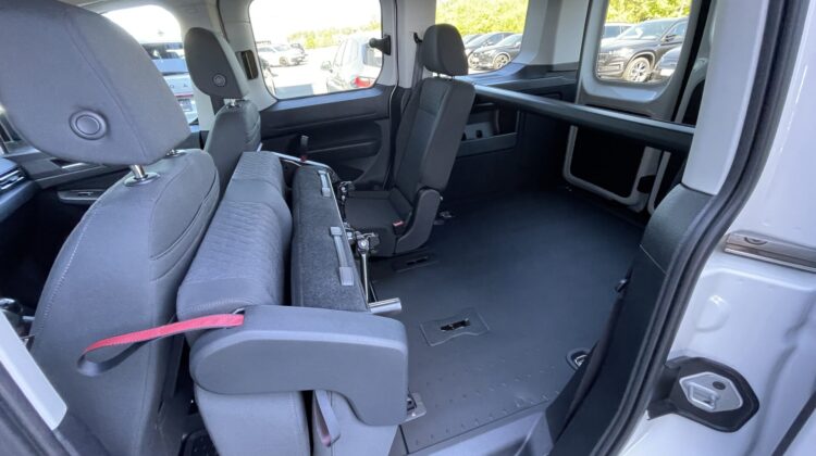 Caddy 1,5TSi 6-Gang Life Flügel AHK Carplay Kam