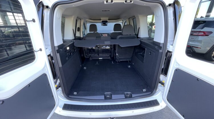 Caddy 1,5TSi 6-Gang Life Flügel AHK Carplay Kam