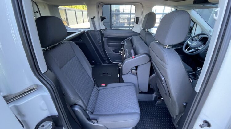 Caddy 1,5TSi 6-Gang Life Flügel AHK Carplay Kam