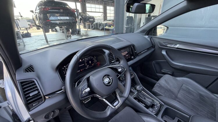 Karoq 2,0TSi Sportline 4×4 Pano AHK19