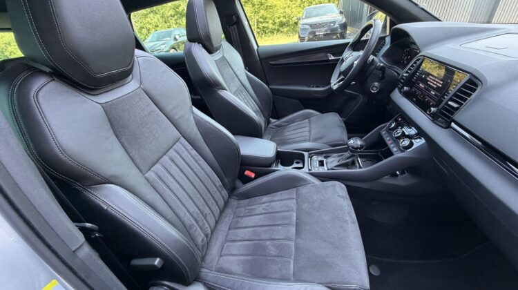 Karoq 2,0TSi Sportline 4×4 Pano AHK19