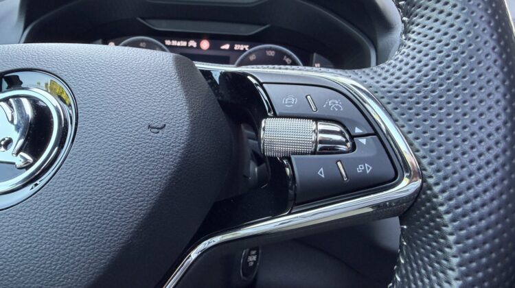 Karoq 2,0TSi Sportline 4×4 Pano AHK19