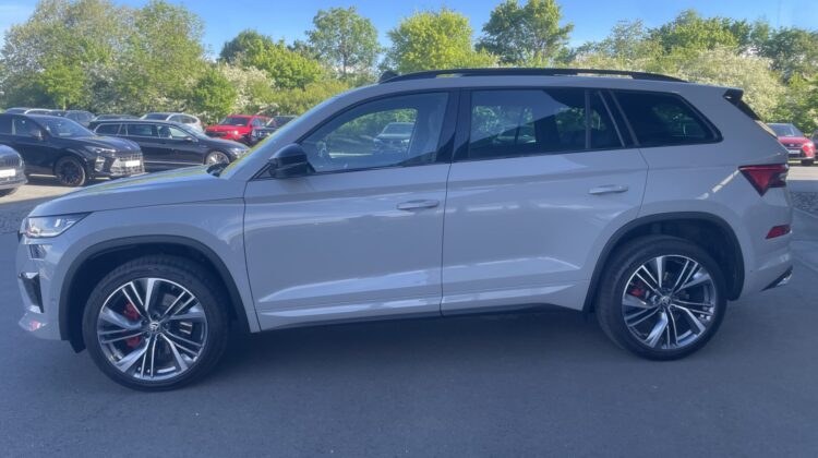 Kodiaq 2,0TSi RS 4×4 Pano AHK 360°Canton Leder