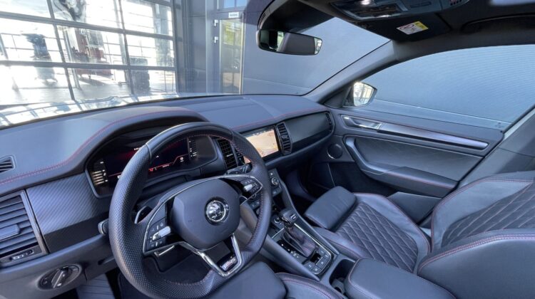 Kodiaq 2,0TSi RS 4×4 Pano AHK 360°Canton Leder