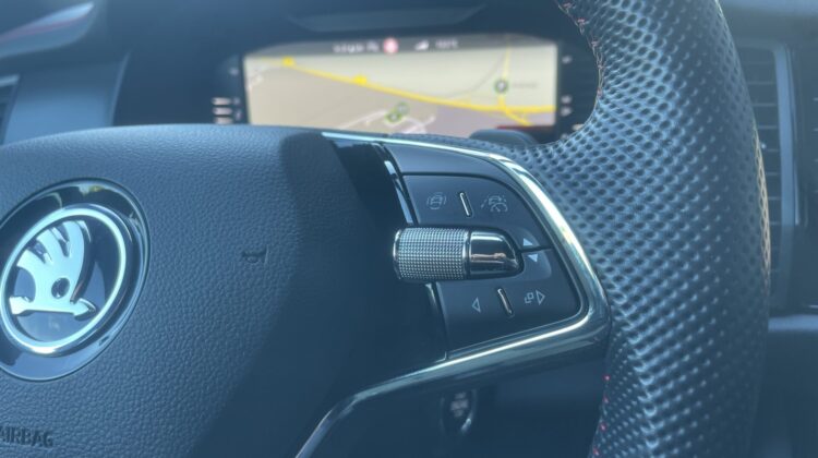 Kodiaq 2,0TSi RS 4×4 Pano AHK 360°Canton Leder
