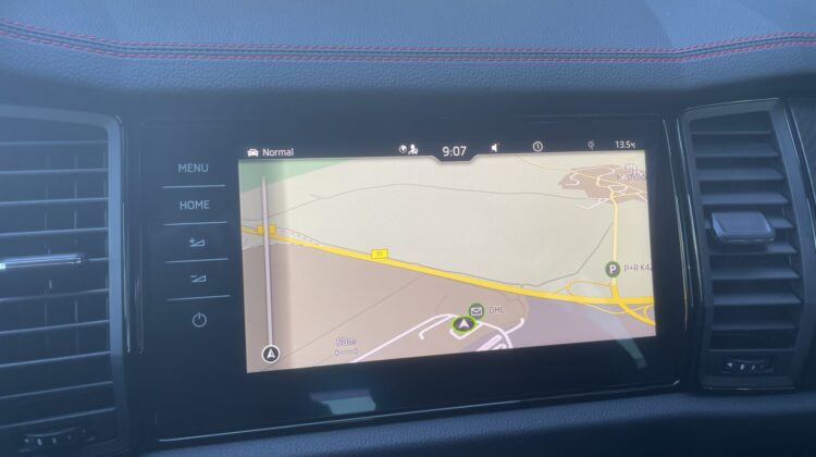 Kodiaq 2,0TSi RS 4×4 Pano AHK 360°Canton Leder