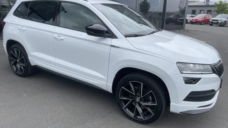 Karoq 2,0TSi Sportline 4×4 19″ AHK 360° Keyless