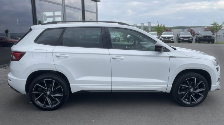 Karoq 2,0TSi Sportline 4×4 19″ AHK 360° Keyless
