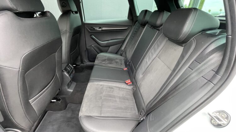 Karoq 2,0TSi Sportline 4×4 19″ AHK 360° Keyless