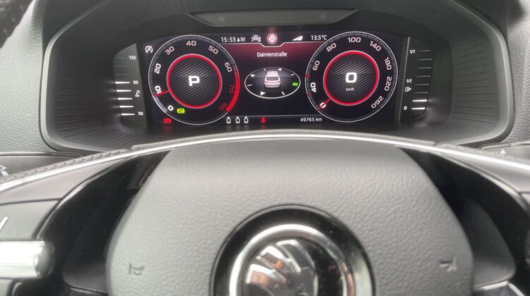 Karoq 2,0TSi Sportline 4×4 19″ AHK 360° Keyless