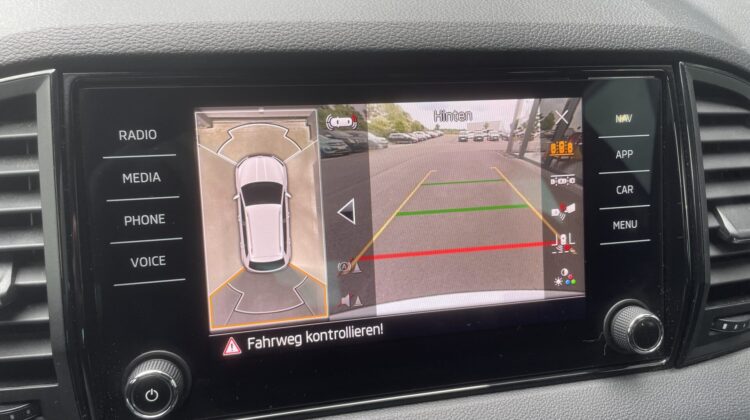 Karoq 2,0TSi Sportline 4×4 19″ AHK 360° Keyless