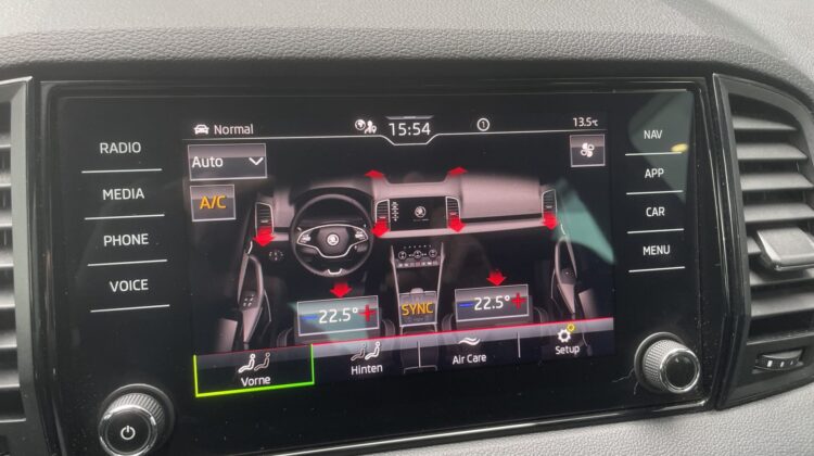 Karoq 2,0TSi Sportline 4×4 19″ AHK 360° Keyless