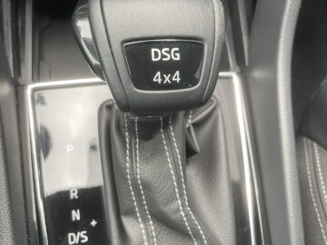 Karoq 2,0TSi Sportline 4×4 19″ AHK 360° Keyless