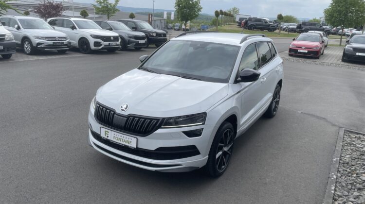 Karoq 2,0TSi Sportline 4×4 19″ AHK 360° Keyless