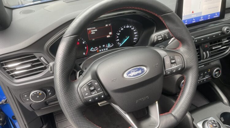 Focus 1,5 Automatik Turnier ST-Line Pano B&O AHK