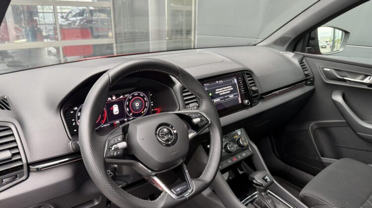 Karoq 2.0TSI Sportline 4×4 DSG Pano 19″ Kamera